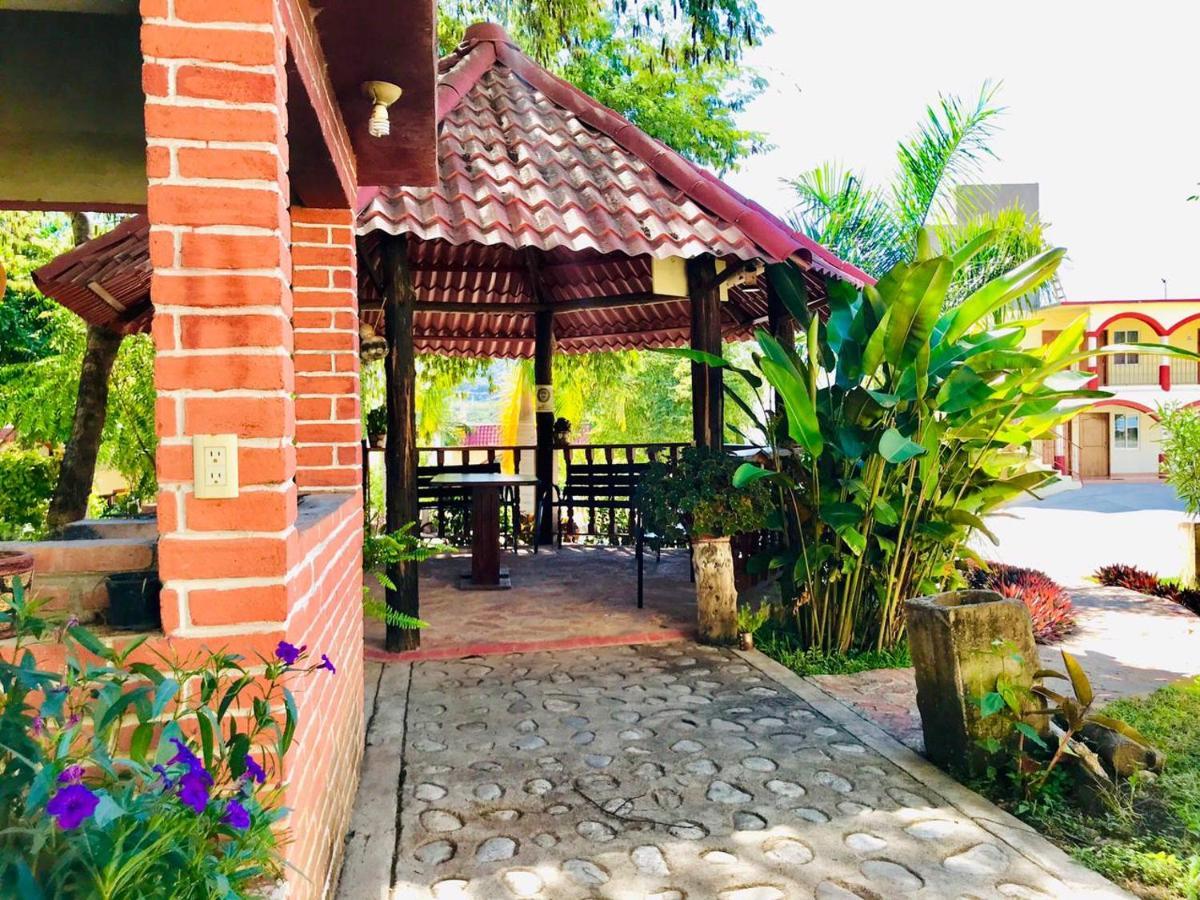 Hotel Y Restaurante Villas Del Sol Jalpan de Serra Exterior photo