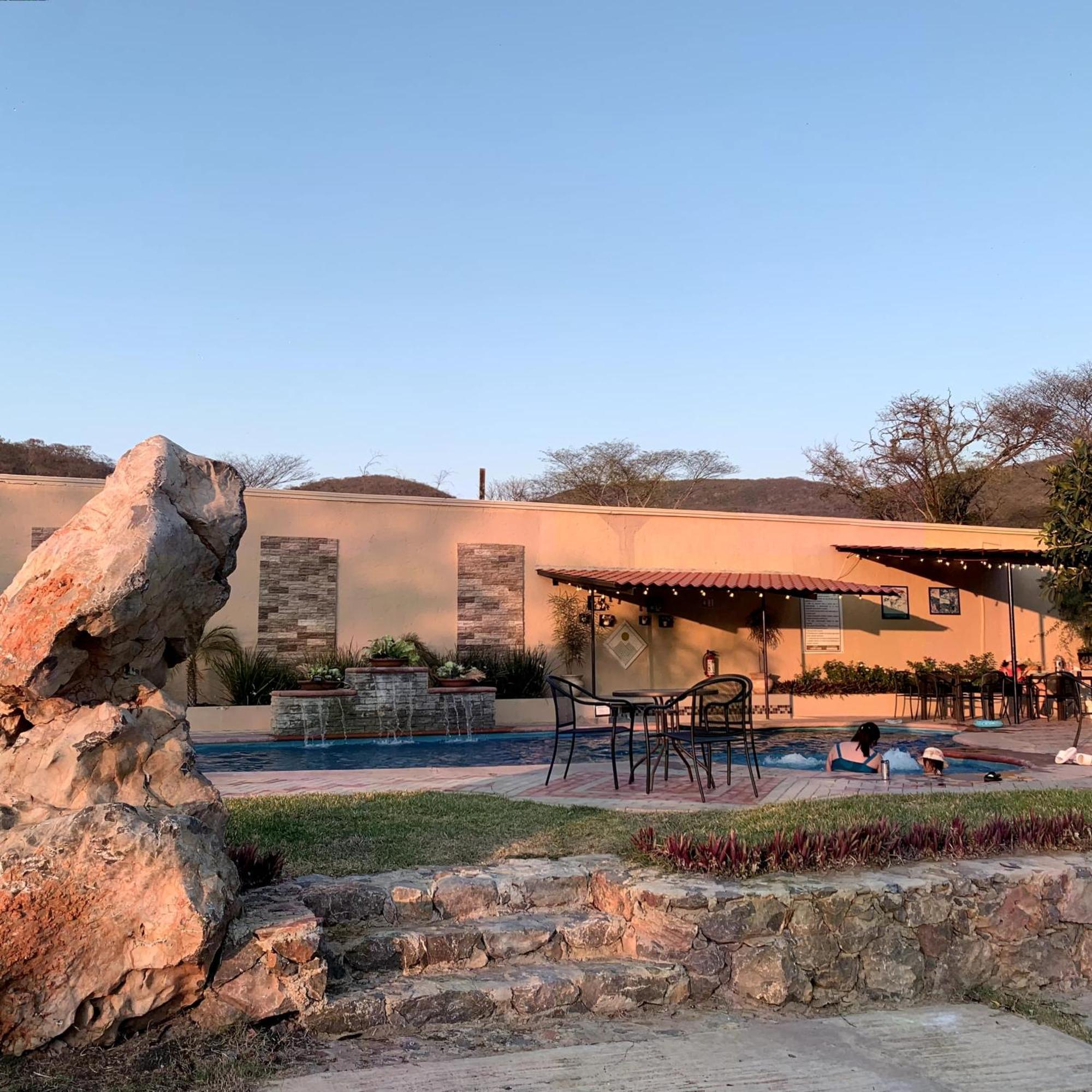 Hotel Y Restaurante Villas Del Sol Jalpan de Serra Exterior photo